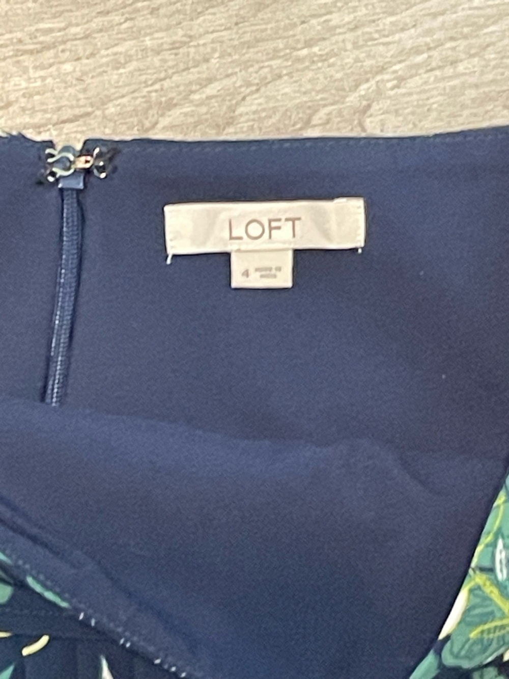 Ann Taylor LOFT Valley Floral Pleated Skirt Size 4 - Picture 8 of 9